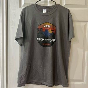 Vintage 90s Yeti dark grey shirt